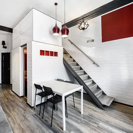 Rakoczi Road Location *