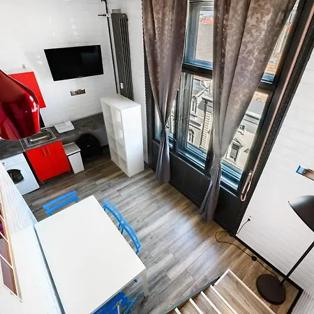 Apartment Rakoczi Road Location