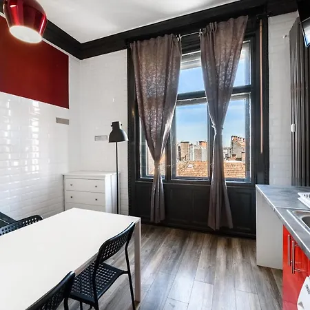 Rakoczi Road Location Apartment